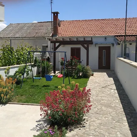 Holiday Arbanase Ζαντάρ